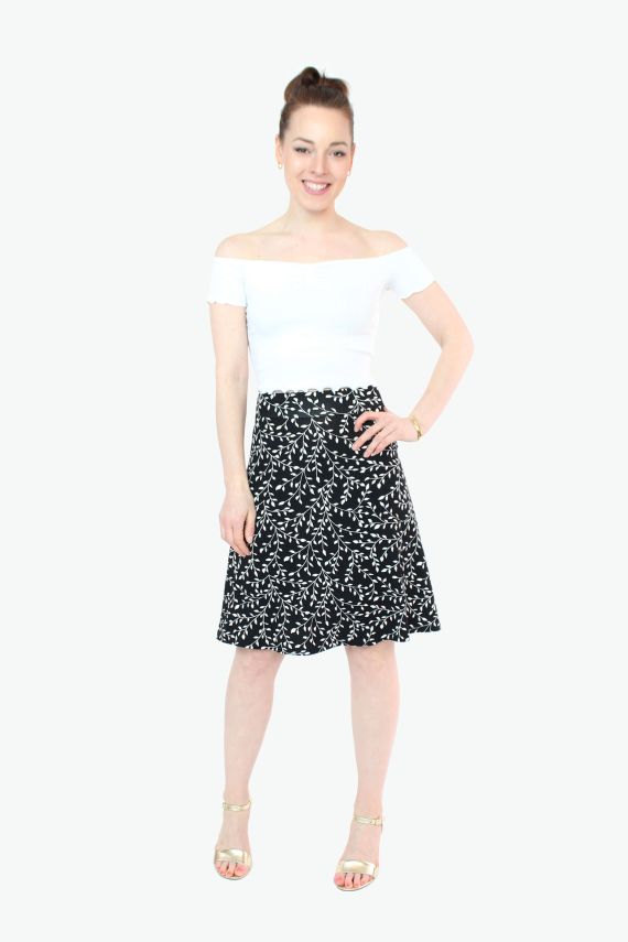 LA.LUKA Berlin   Sommer 2023 Jerseyrock Schwarz Weiß Blumen 2