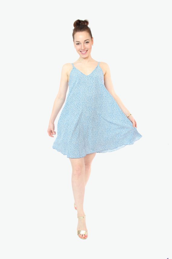 LA.LUKA Berlin   Sommer 2023 Trägerkleid Hellblau Weiß Blümchen 3