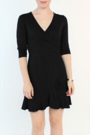 Minikleid mit Volants schwarz Minikleid mit Volants schwarz