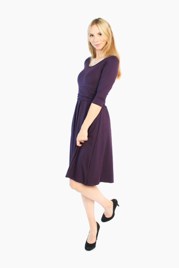 LA.LUKA Berlin – Jerseykleid aubergine 2