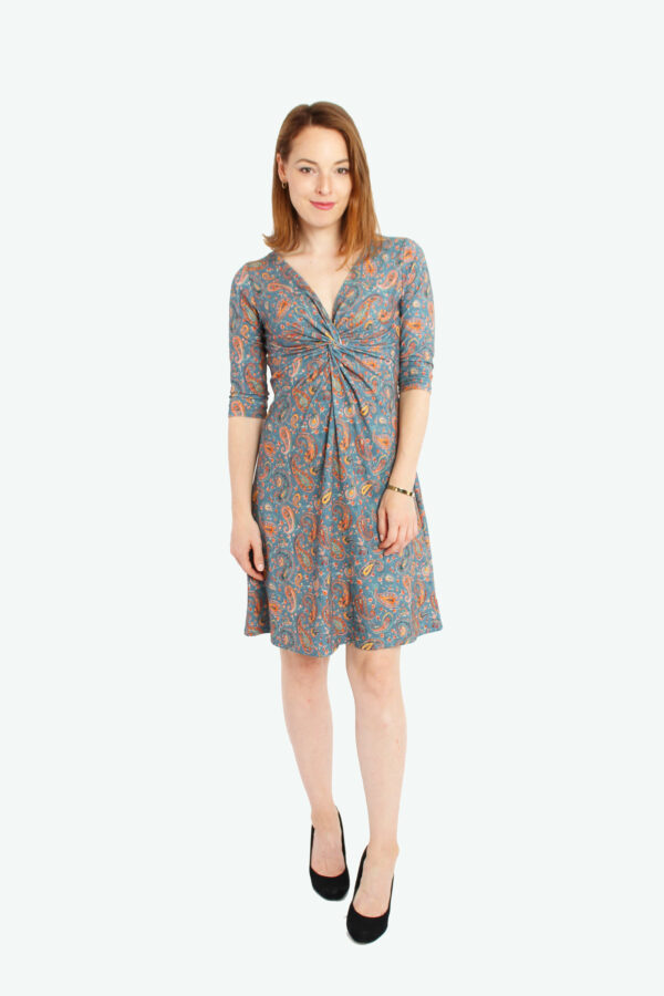 LA.LUKA Berlin – Jerseykleid jeansblau Paisley