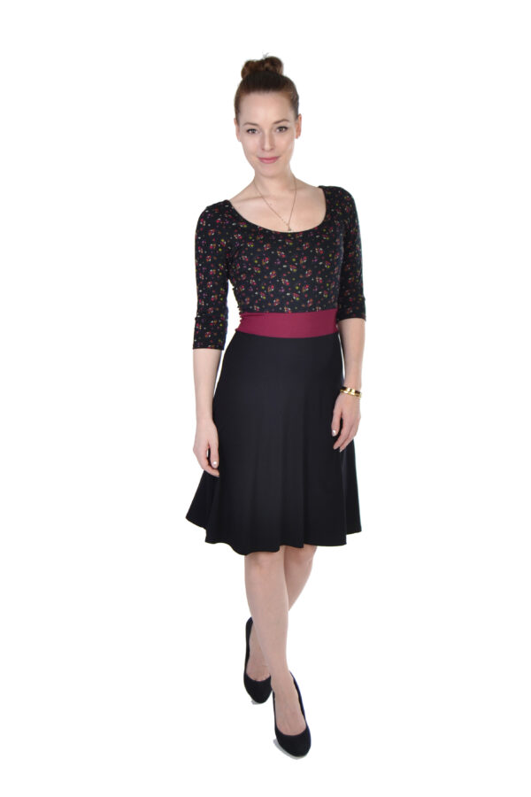 LA.LUKA Berlin – Jerseykleid schwarz Blümchen LA.LUKA Berlin – Jerseykleid schwarz Blümchen