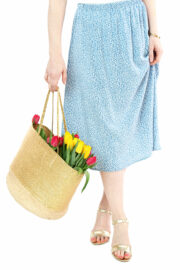 LA.LUKA Berlin – Sommer 2023 Midirock hellblau weiß geblümt 3 LA.LUKA Berlin – Sommer 2023 Midirock hellblau weiß geblümt 3