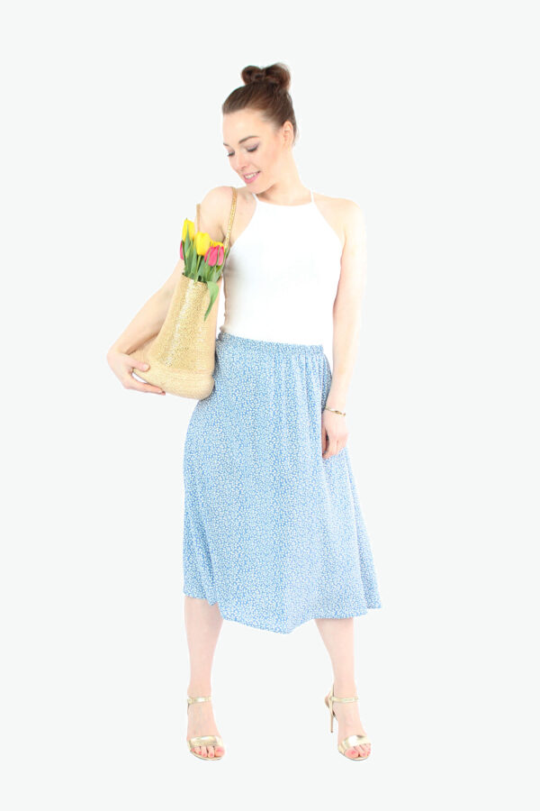 LA.LUKA Berlin – Sommer 2023 Midirock hellblau weiß geblümt LA.LUKA Berlin – Sommer 2023 Midirock hellblau weiß geblümt