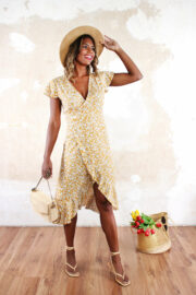 LA.LUKA Berlin – Wickelkleid gelb Blumen 4