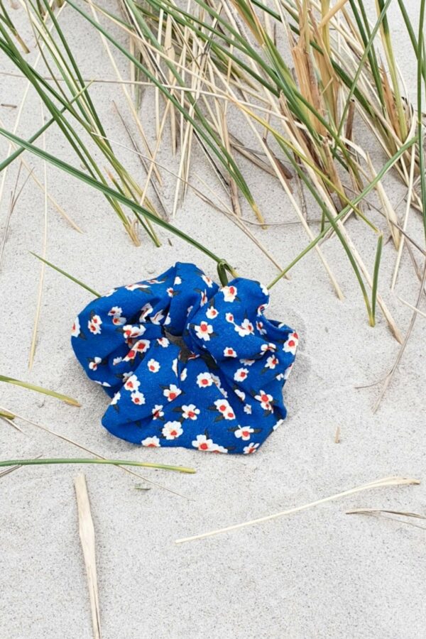 Scrunchie – LA.LUKA Berlin blau Blumen
